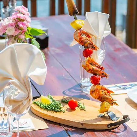 Garden Of Eden Complex Hotel 5*