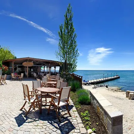 Garden Of Eden Complex Hotel