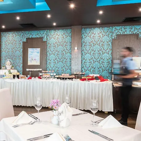 Garden Of Eden Complex Szálloda