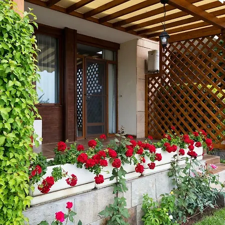 Garden Of Eden Complex Hotel